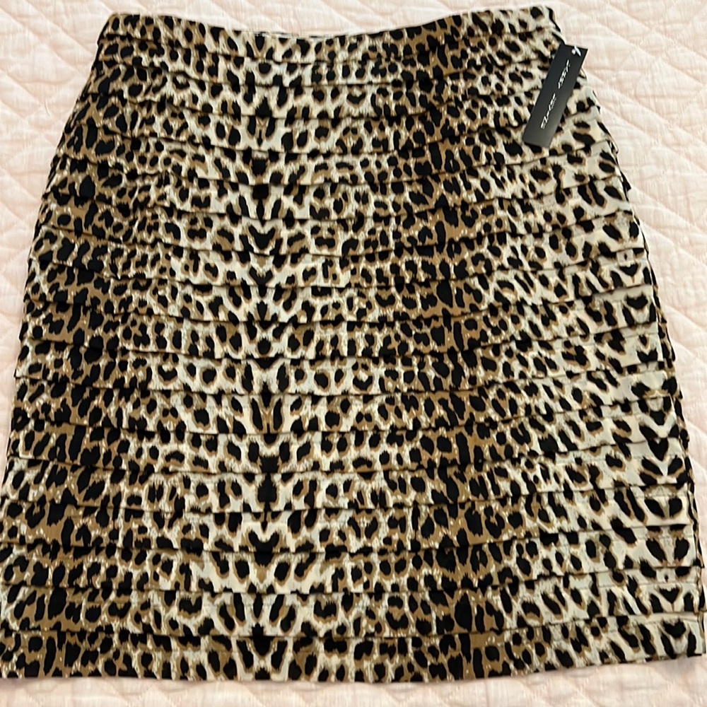 NWT LARRY LEVINE Ruffle Overlay Mini Skirt- Size 8